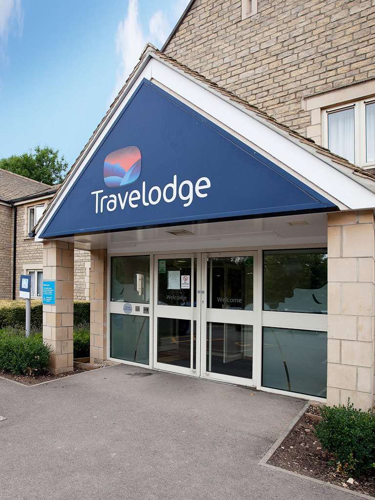 Travelodge Cirencester Eksteriør billede